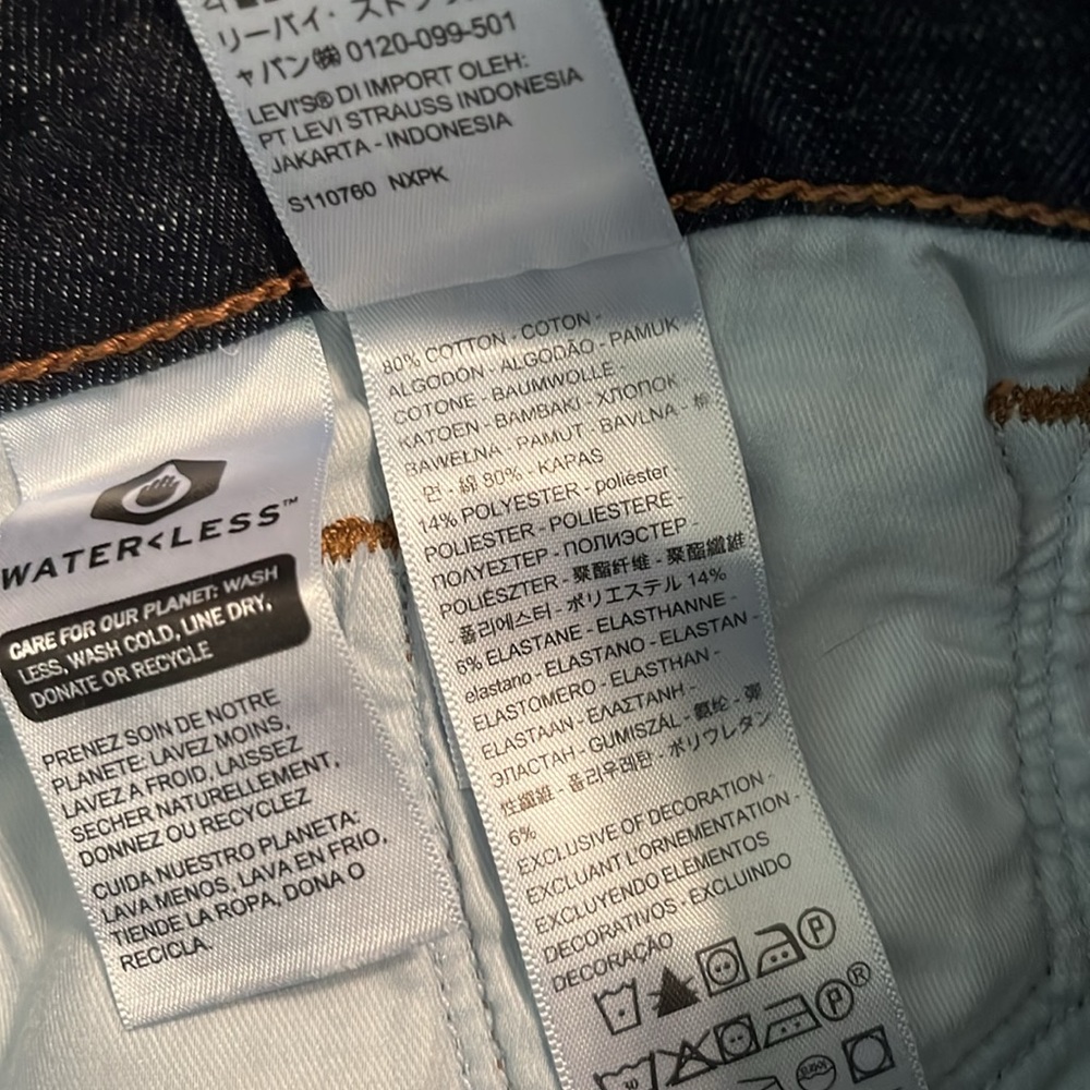 Levi’s Mid-Rise 312 Shaping Slim Leg Jean - Picture 13 of 15